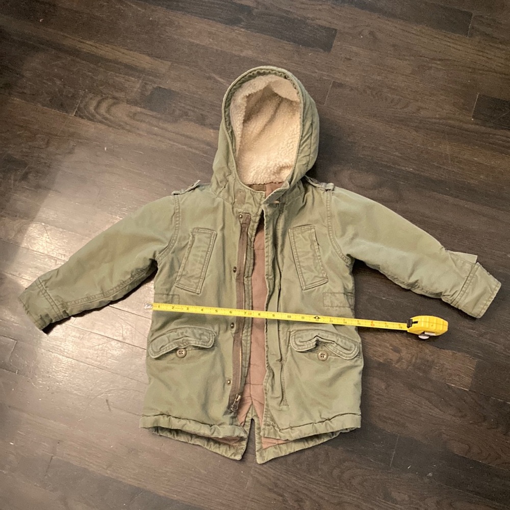 GAP cargo army/sherpa jacket 4T